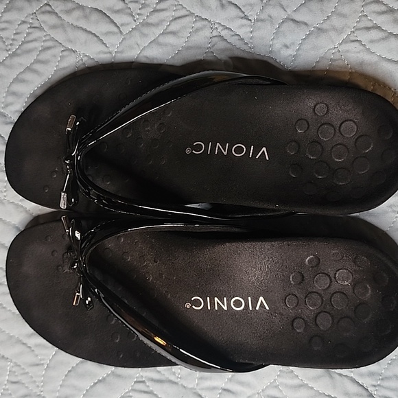 Vionic Bella Bella II Flip Flops Size 7.5 Black Bows With Silver Classy Cute - Picture 15 of 16